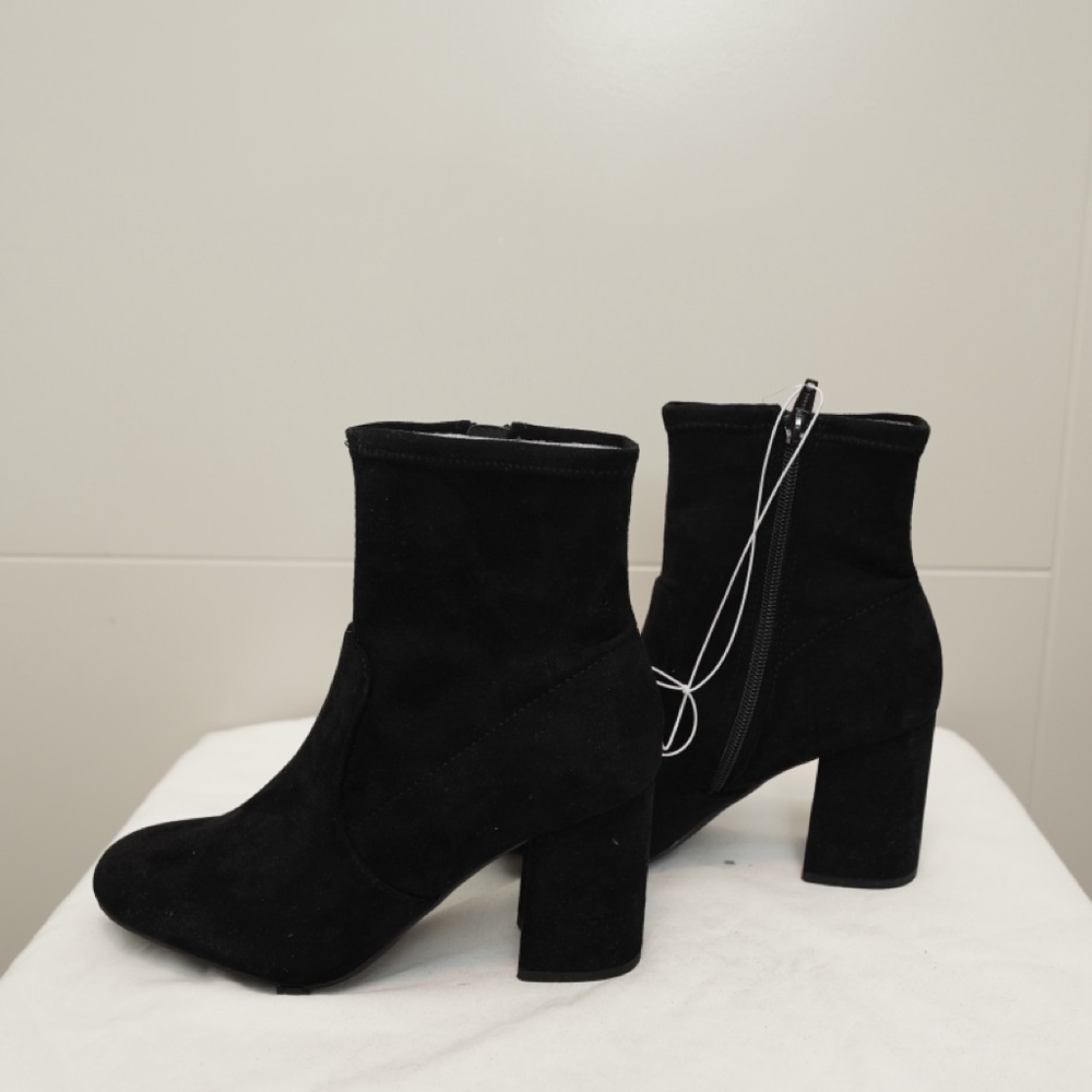 NWT A New Day Cameria Sock Black Ankle Faux Suede Boots Minimalist 8 *READ*